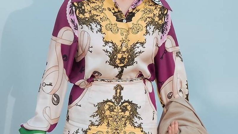 根据不同地区、材料选择、功能需求等因素，一亩大棚建设成本大致在以下范围内：
